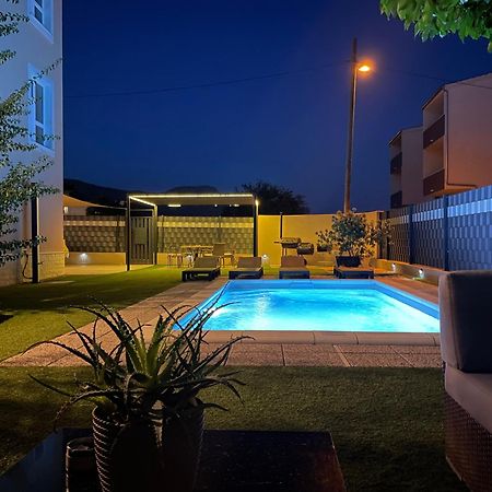 Villa Andrijana - Exclusively Yours - Family Getaway With Private Pool Kaštela Extérieur photo