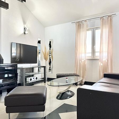 Villa Andrijana - Exclusively Yours - Family Getaway With Private Pool Kaštela Extérieur photo