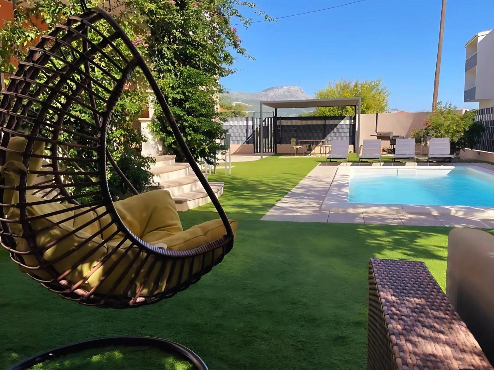Villa Andrijana - Exclusively Yours - Family Getaway With Private Pool Kaštela Extérieur photo