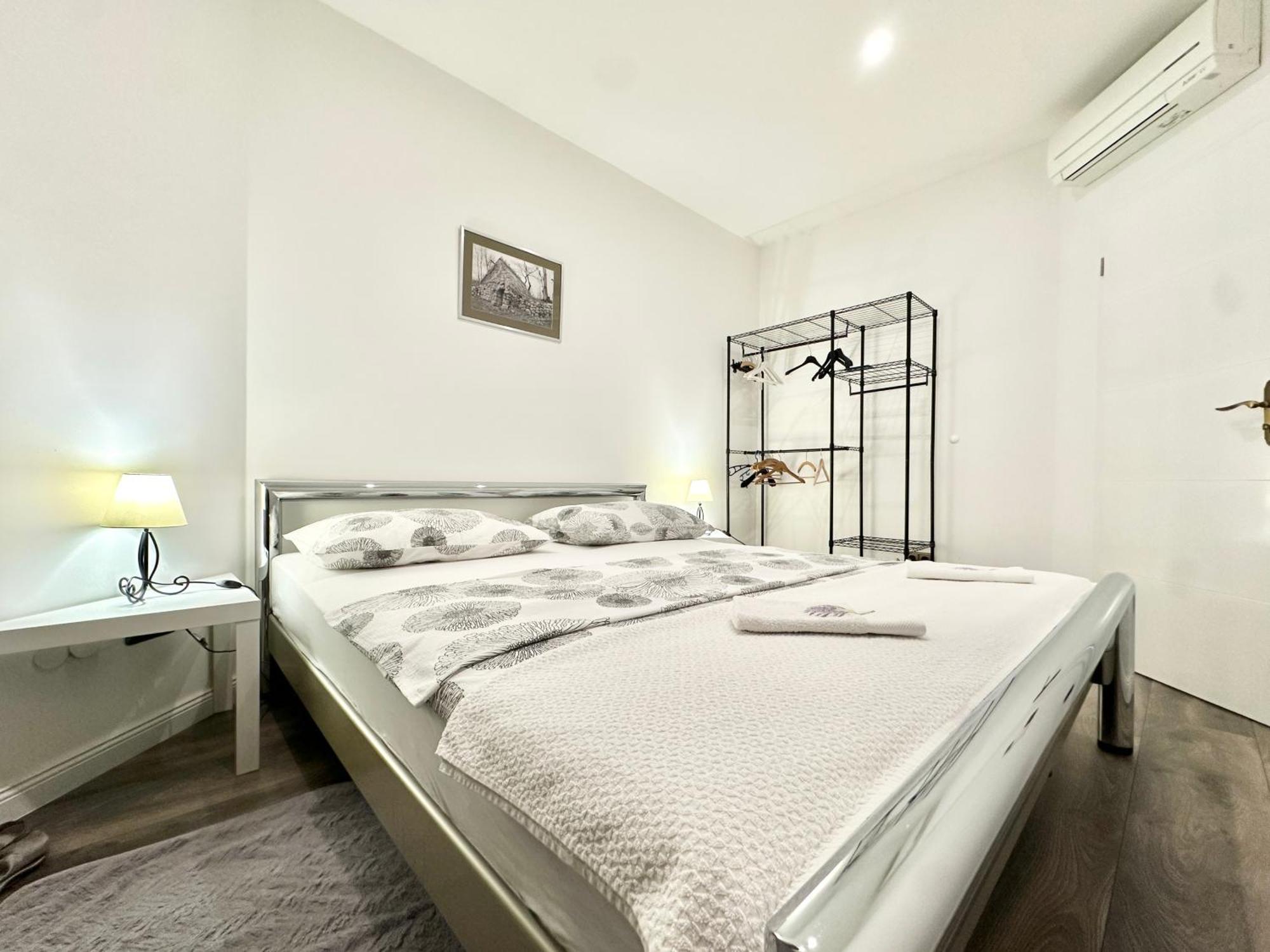 Villa Andrijana - Exclusively Yours - Family Getaway With Private Pool Kaštela Extérieur photo