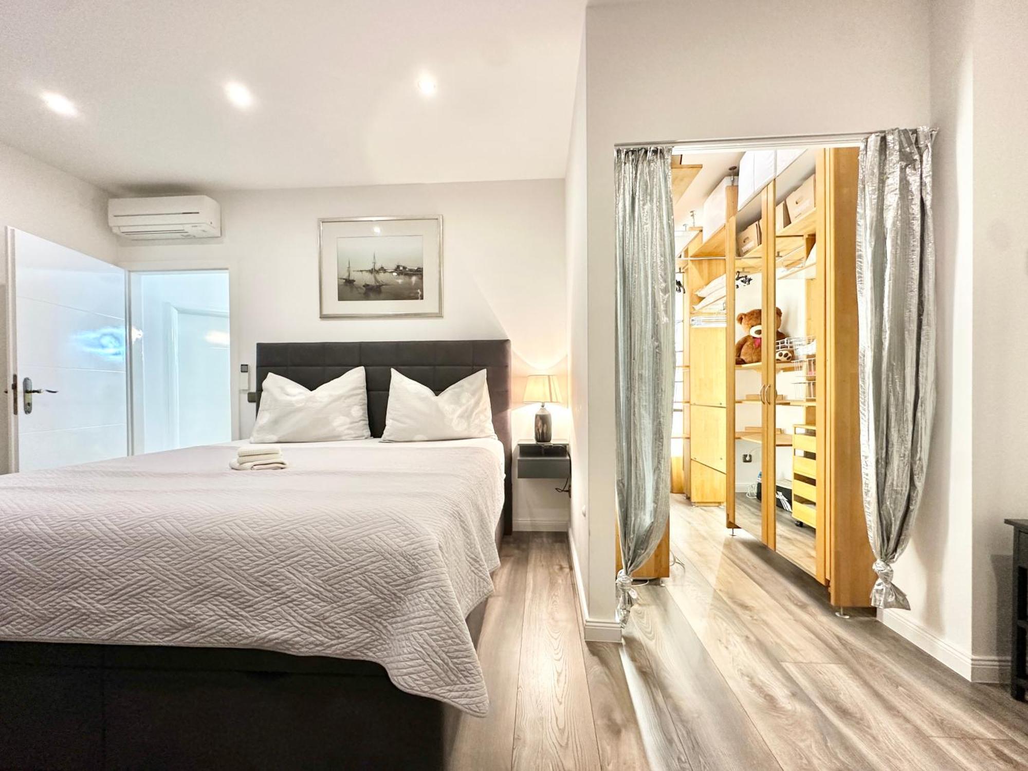 Villa Andrijana - Exclusively Yours - Family Getaway With Private Pool Kaštela Extérieur photo